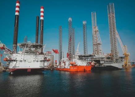 Jack Up Rig Explained: How It Works and Why It’s Essential for Offshore Drilling
