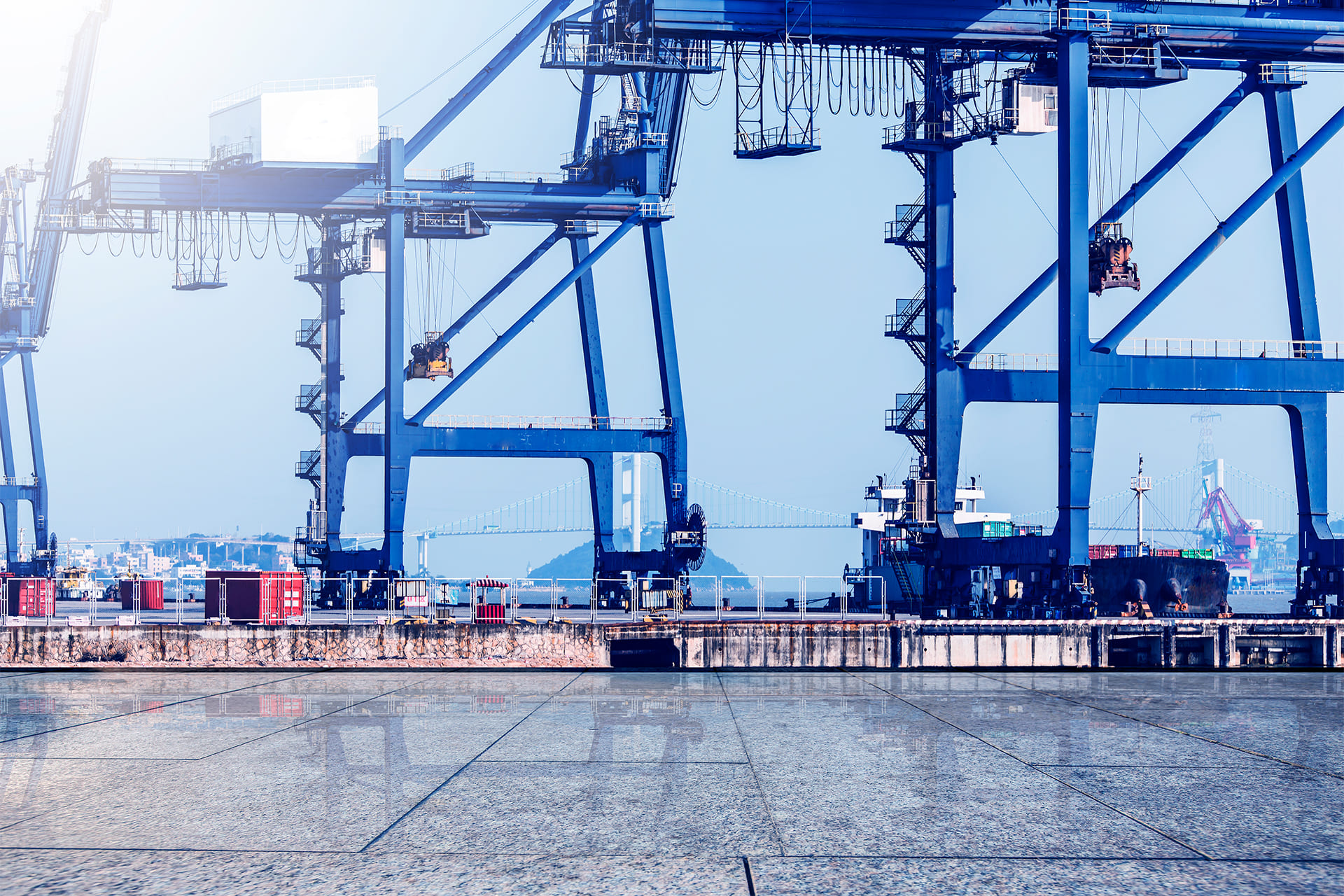 Smart and Green Ports