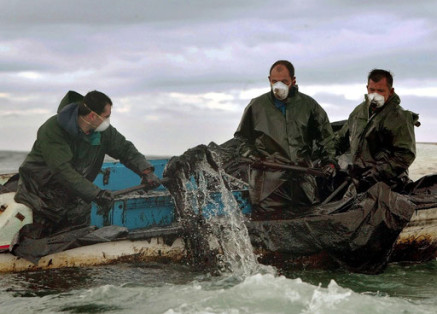 Economic Impacts of Oil Spills: Mitigation and Recovery Strategies