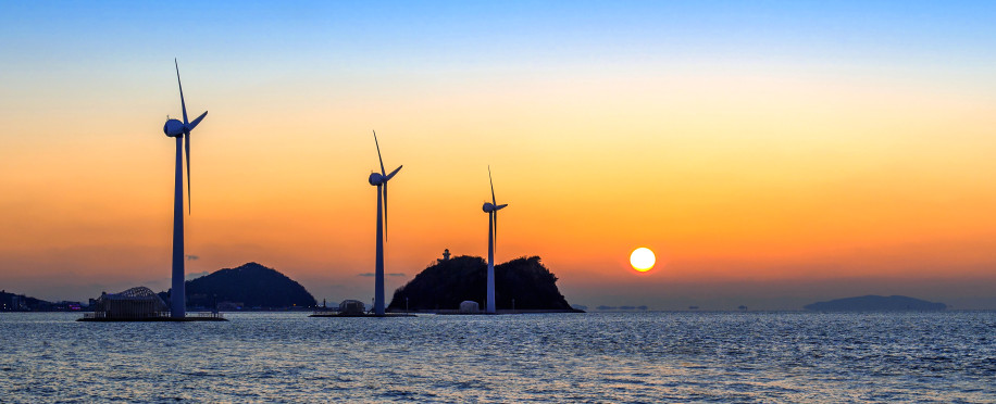 storage/images/posts//wind-turbines-generating-electricity-sunset-korea2_1710973470.jpg